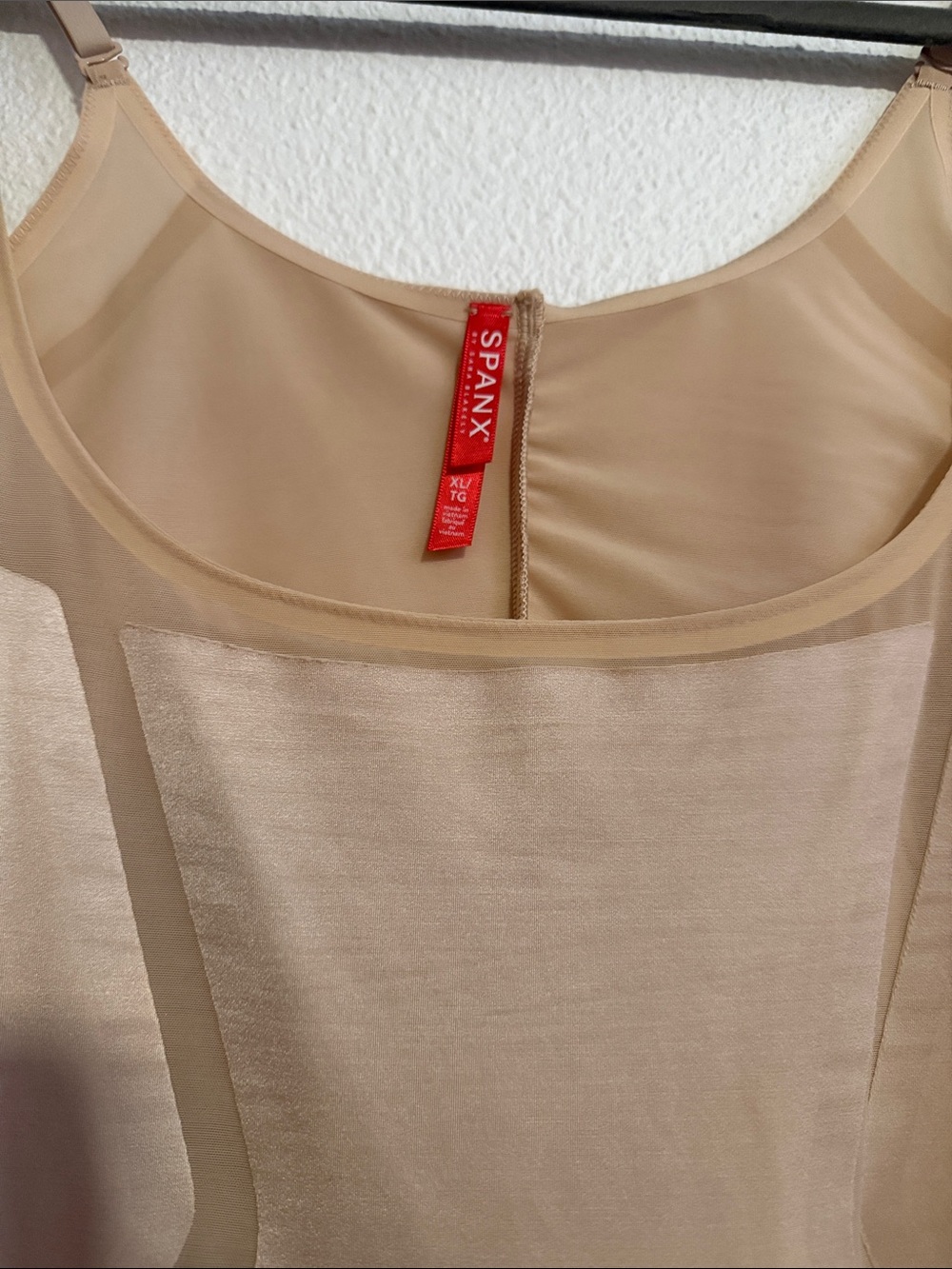 SPANX Haute Contour Open-Bust Mid-Thigh Bodysuit - Picture 3 of 7